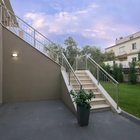 Oasis 2 *